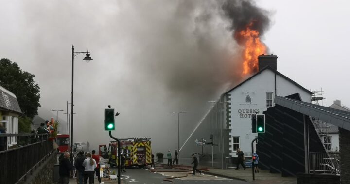 Blaze at Historic Blaenau Ffestiniog Hotel Disrupts High Street