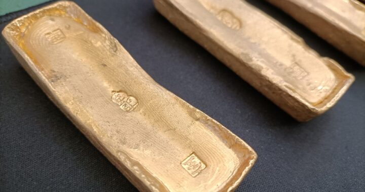 Florida Couple Faces Legal Battle in France Over 18th-Century Shipwreck Gold