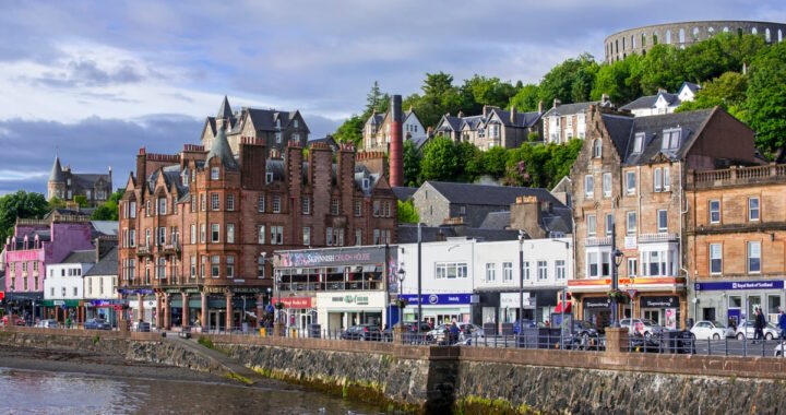 Police Intensify Search in Scottish Seaside Town After Murder