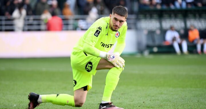RC Lens Secures Promising Goalkeeper Robin Risser from Strasbourg