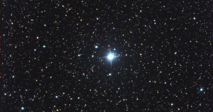 Southern Sky Offers Rare View of Two Exploding Stars