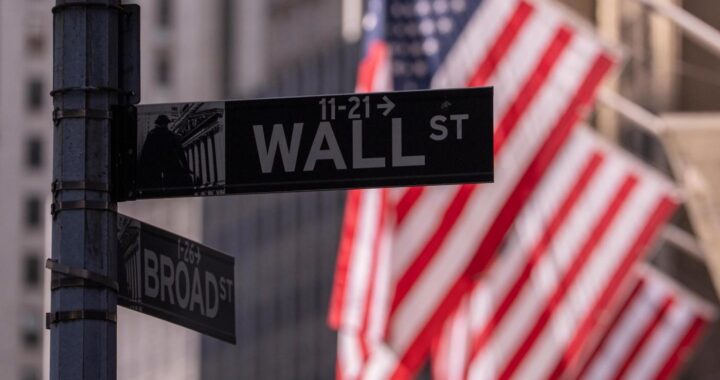 Wall Street Futures Steady Amid Anticipation of US Jobs Data and Tariff Decisions